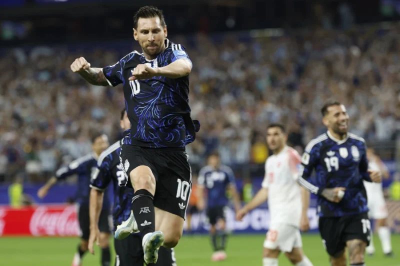 DALLAS (ESTADOS UNIDOS), 27/06/2026.- Lionel Messi de Argentina celebra un gol este sábado, durante un partido del grupo F del Mundial de la FIFA 2026 entre Jordania y Argentina en el estadio AT&T en Dallas (EE.UU.). EFE/ Mariscal