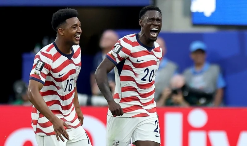 Folarin Balogun festejando un gol en el partido entre Estados Unidos y Paraguay. Foto: EFE