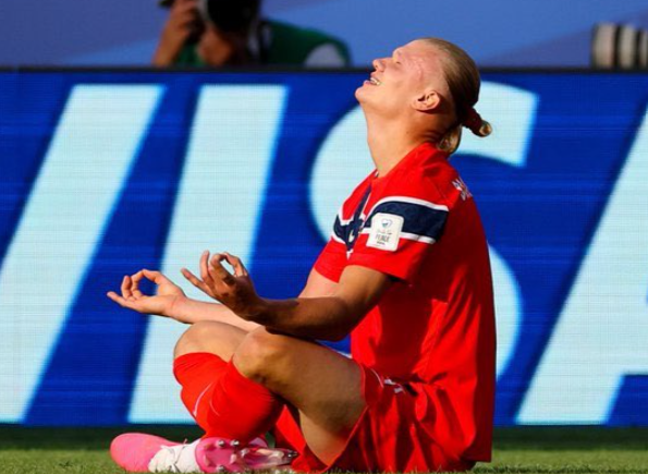 Noruega 4-1 golea en su debut mundialista ¿Será el "cabello negro"?