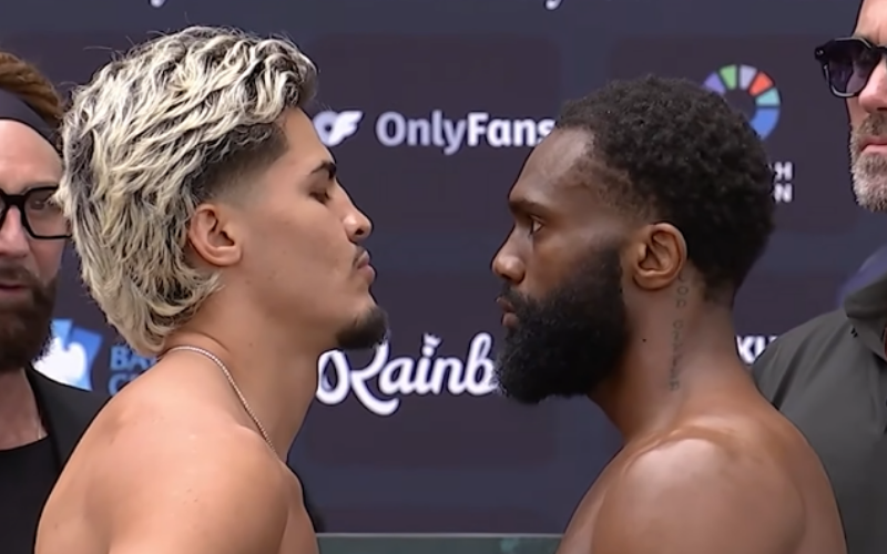 Xander Zayas vs. Jaron Ennis en el pesaje. Captura de pantalla.