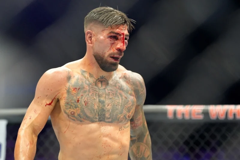 WASHINGTON (ESTADOS UNIDOS), 14/06/2026.- El hispano-georgiano Ilia Topuria reacciona este domingo, en un combate de la UFC contra Justin Gaethje en la Casa Blanca en Washington (EE.UU.). EFE/ Octavio Guzmán