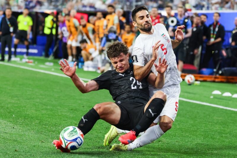 Irán sobrevive al debut mundialista con un empate ante Nueva Zelanda