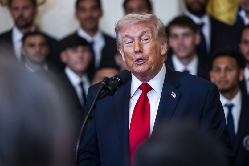 Donald Trump felicita a Estados Unidos tras su contundente debut