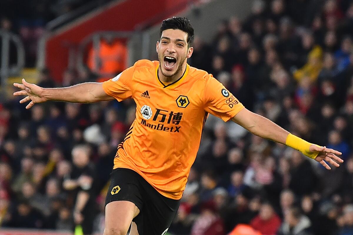 Emisarios de los Wolves viajan a México para cerrar a Raúl Jiménez