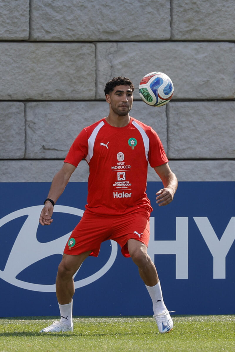 Los 4 jugadores a seguir en el Marruecos vs Países Bajos Achraf Hakimi, de Marruecos, participa en un entrenamiento en The Pingry School este domingo en Nueva Jersey (Estados Unidos). EFE/ Sebastiao Moreira