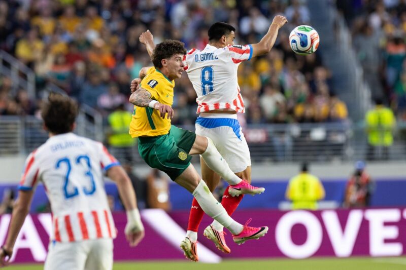 Tras un empate sin goles este jueves en Santa Clara la selección de Australia se clasificó como segunda del Grupo D a los dieciseisavos de final del Mundial y la de Paraguay quedó a la espera de definir su paso como una de las ocho mejores terceras. EFE/EPA/BENJAMIN FANJOY