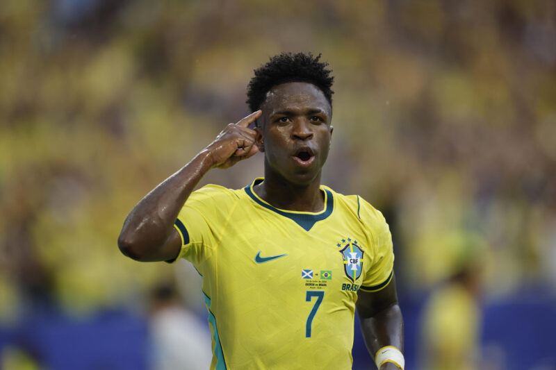 Fotografía del pasado 24 de junio en la que puede verse al delantero brasileño Vinicius Jr celebrando un gol en un partido del grupo C del Mundial de la FIFA 2026 entre Escocia y Brasil, en el estadio Hard Rock en Miami (EE.UU.). EFE/ Alberto Estevez