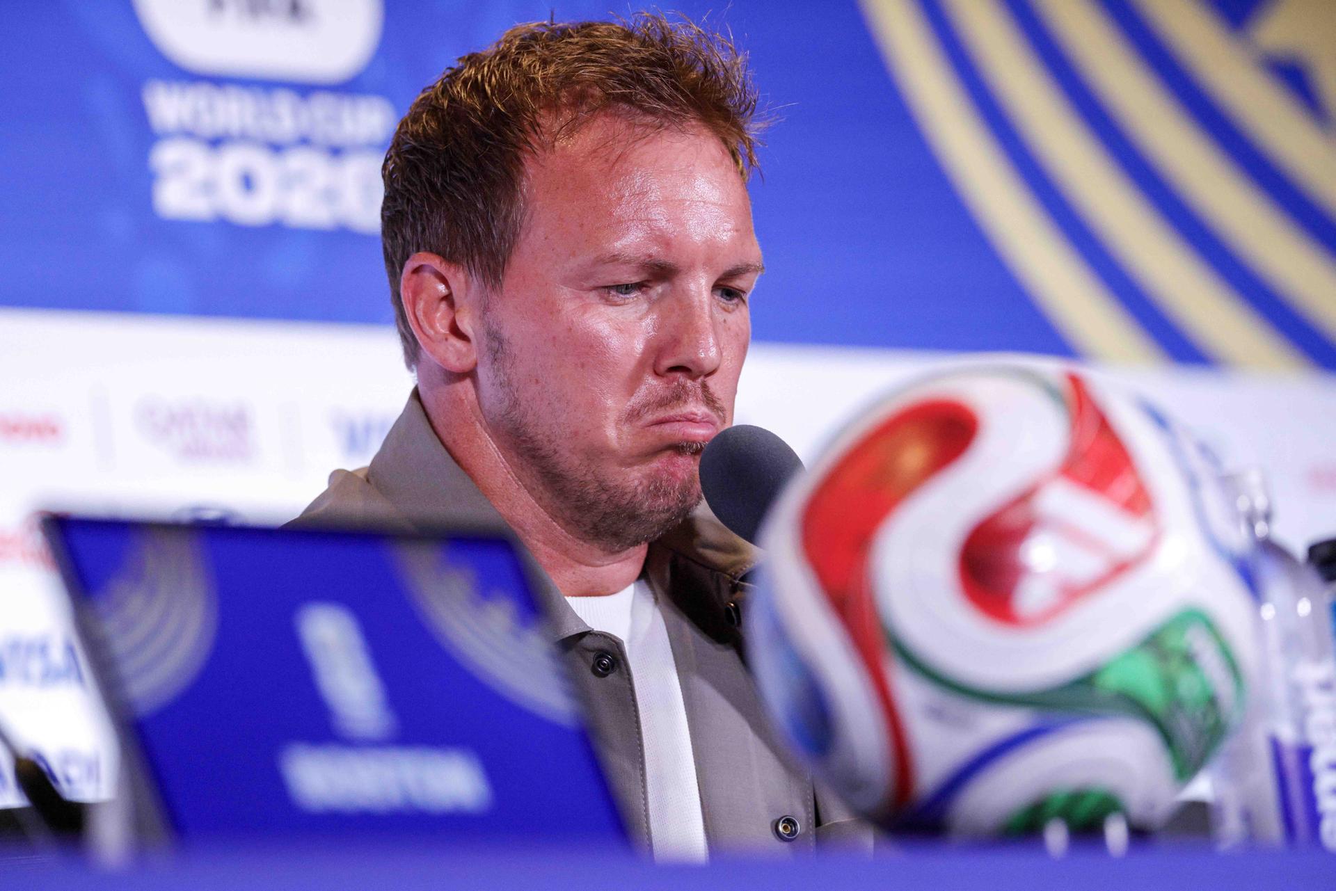 Jürgen Klopp abre las puertas para dirigir a la Selección de Alemania Julian Nagelsmann, seleccionador de Alemania, durante la rueda de prensa en el estadio de Boston. EFE/EPA/SHAWN THEW
