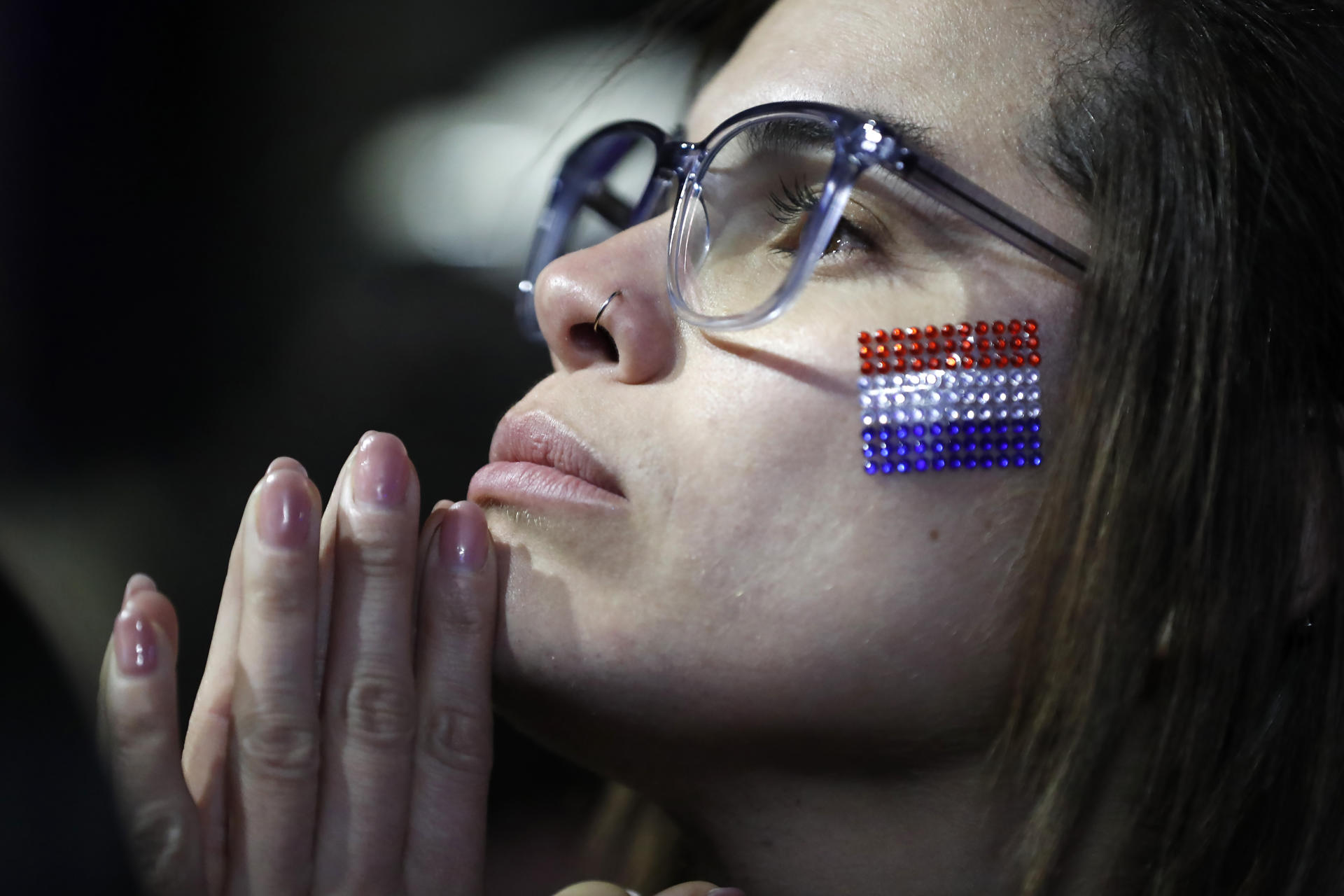 Aficionados de Paraguay reaccionan durante el partido del grupo D del Mundial de Estados Unidos, México y Canadá entre su selección y Australia. EFE/ Juan Pablo Pino