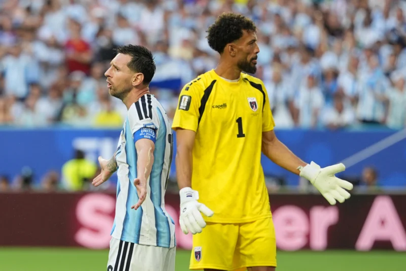 Vozinha suena para reforzar a un campeón de libertadores MIAMI (ESTADOS UNIDOS), 03/07/2026.- Lionel Messi (i) de Argentina y Vozinha de Cabo Verde reaccionan este viernes, en un partido de los dieciseisavos de final del Mundial de la FIFA 2026 entre Argentina y Cabo Verde en el estadio Hard Rock en Miami (EE.UU.). EFE/ Alberto Boal