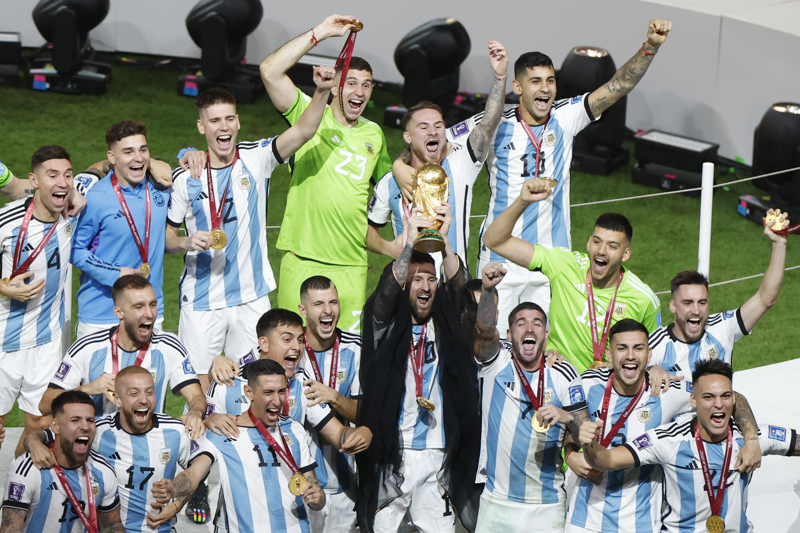 LA TERCERA: El día que Messi y Argentina tocaron el cielo en Lusail