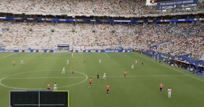 Polémica en el gol de Inglaterra, el balón golpea un cable