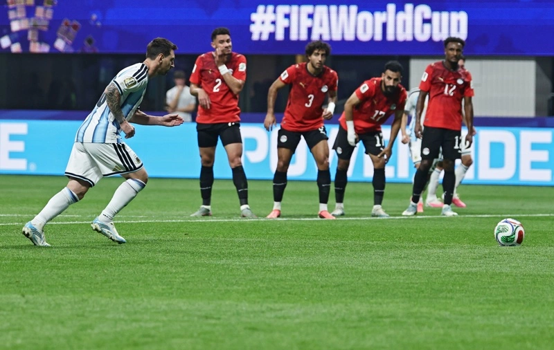 ATLANTA (United States), 07/07/2026.- Lionel Messi of Argentina fails to convert a penalty during the FIFA World Cup 2026 Round of 16 match Argentina against Egypt, in Atlanta, USA, 07 July 2026. (Egipto) EFE/EPA/RONALD WITTEK