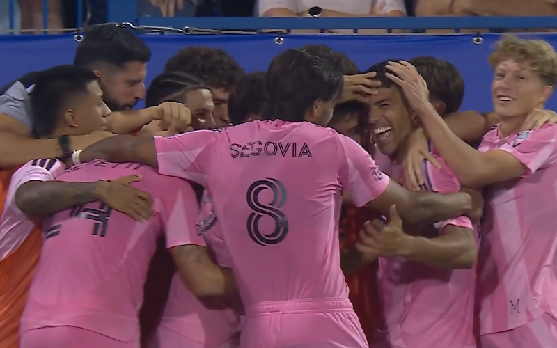 Jugadores de Inter Miami celebran el gol de Luis Suárez ante CF Montréal. Captura de pantalla.