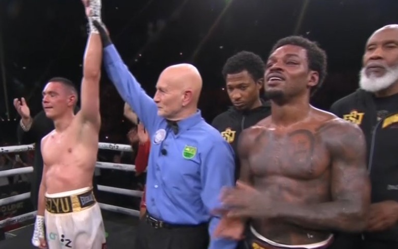 Tim Tszyu se lleva la victoria ante Errol Spence Jr. Captura de pantalla.
