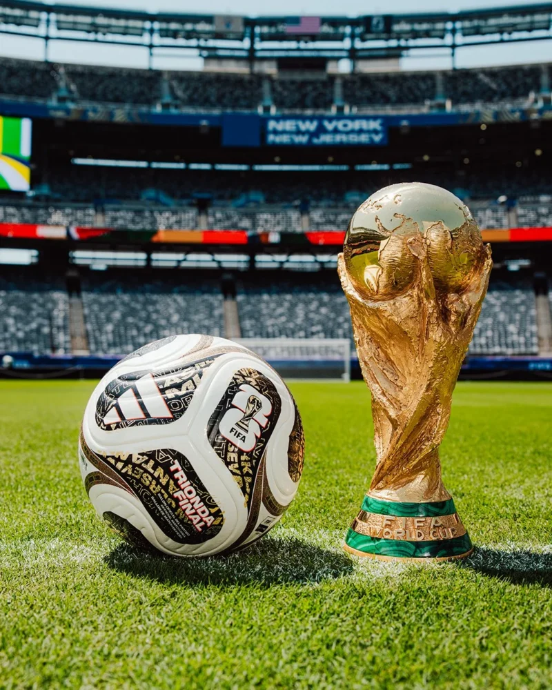 Trionda Final, el balón que será usado en los últimos cuatro partidos del Mundial.