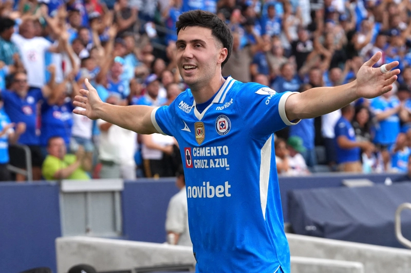 Estos son los 10 partidos imperdibles de Leagues Cup 2026 LOS ÁNGELES (ESTADOS UNIDOS), 25/07/2026.- José Paradela de Cruz Azul celebra un gol este sábado, en el partido de la final de Campeón de Campeones entre Toluca y Cruz Azul en el Dignity Health Sports Park en Los Ángeles (Estados Unidos). EFE/ Omar Alonso