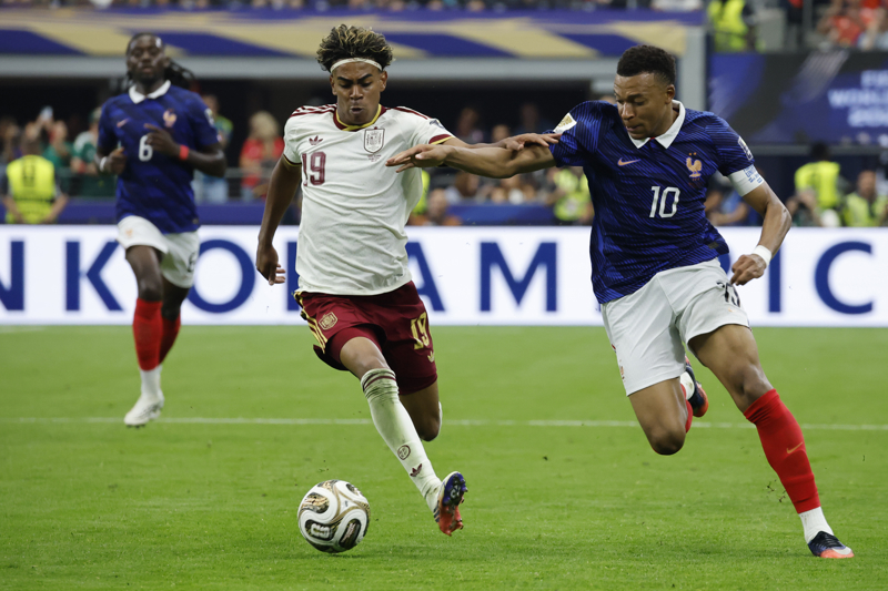 España impone su ley ante una Francia rota y vuela a la Gran Final