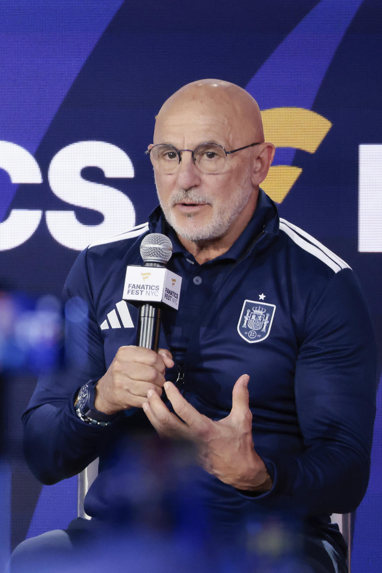 Tormenta eléctrica cancela el último entrenamiento de España El seleccionador de España, Luis de la Fuente, habla este viernes durante una rueda de prensa previa a la final del Mundial con Argentina en Nuev York (EE.UU.). EFE/ Lavandeira Jr
