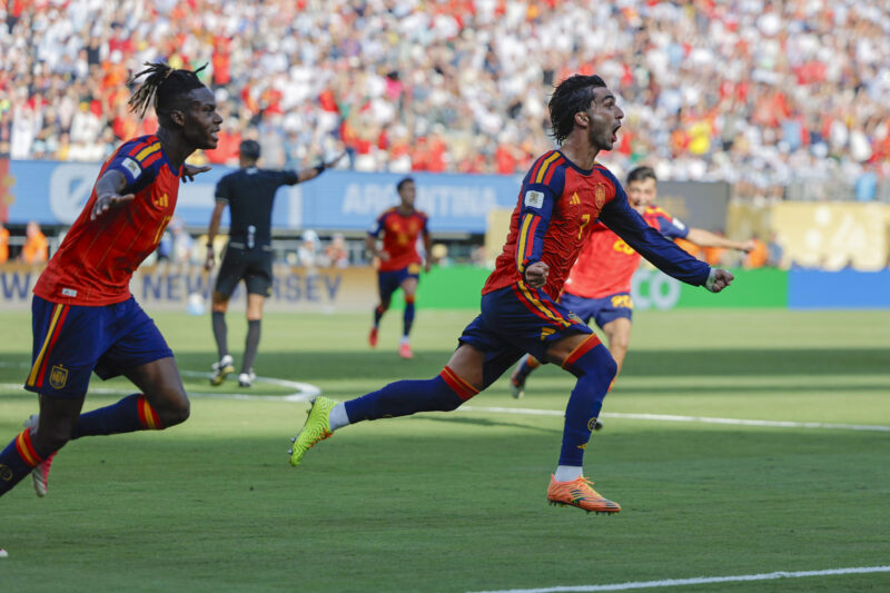 ¿Por qué salió campeón España en el Mundial 2026? Las 3 claves Ferrán Torres (d) de España celebra un gol este domingo, en la final del Mundial de la FIFA 2026 entre España y Argentina en el estadio MetLife en East Rutherford (NJ, EE.UU.). EFE/ Lavandeira Jr