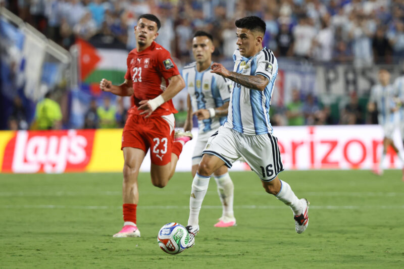 El curioso dato que asegura que España será Campeona del Mundo El jugador argentino Thiago Almada controla un balón en el partido de cuartos de final del Mundial de la FIFA 2026 entre Argentina y Suiza en el estadio Arrowhead de Kansas (EE.UU.). EFE/ Kenneth Fernández