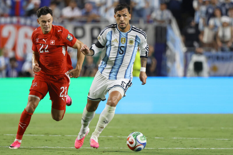 Paredes y sus declaraciones tras clasifir a la final del Mundial 2026 El defensor Leandro Paredes afirmó este sábado en Kansas City que las victorias de Argentina se han caracterizado en este Mundial por tener una gran dosis de sufrimiento, lo que les da más mérito. EFE/ Kenneth Fernández