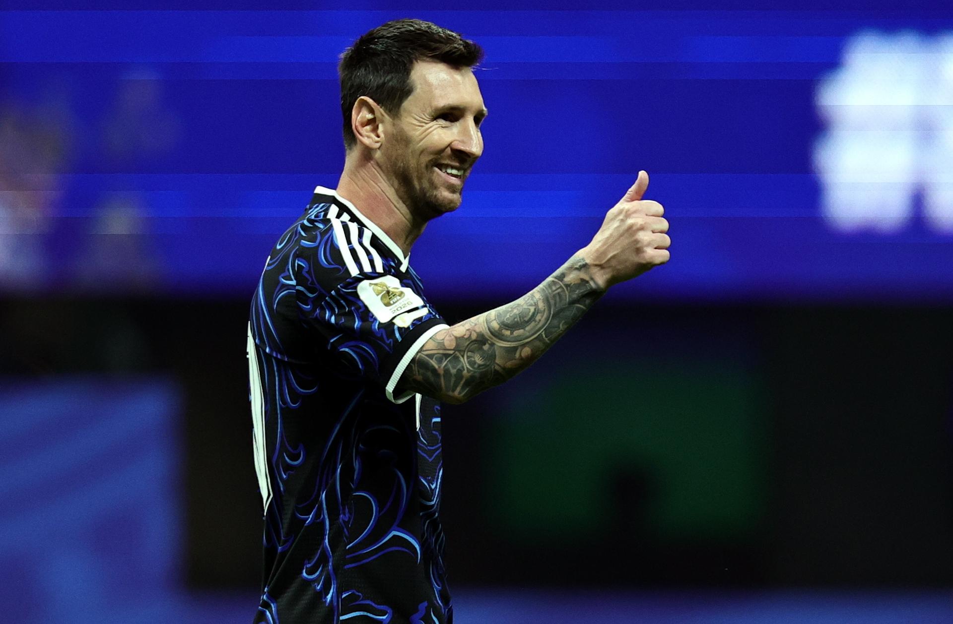 El argentino Lionel Messi, durante el partido contra Inglaterra, disputado este miércoles, correspondiente a las semifinales del Mundial de Estados Unidos, México y Canadá. EFE/ RONALD WITTEK