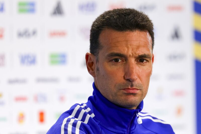 Lionel Scaloni, seleccionador de Argentina, afirmó este viernes en Kansas City que "España está haciendo las cosas muy bien y es un equipo temible", tras observar la clasificación del conjunto de Luis de la Fuente a las semifinales del Mundial 2026. EFE/EPA/CHRISTOPHER NEUNDORF