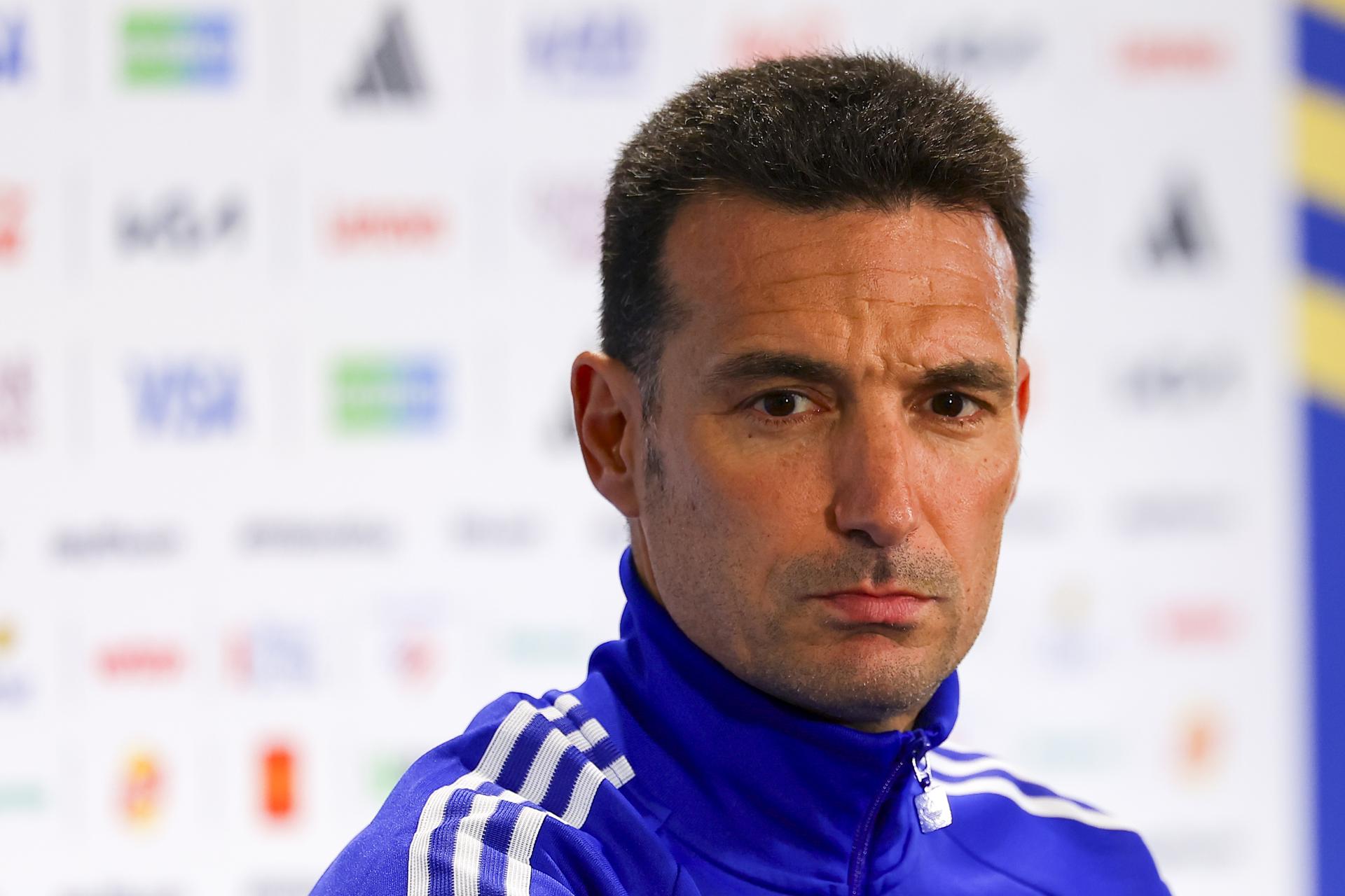 Lionel Scaloni, seleccionador de Argentina, afirmó este viernes en Kansas City que "España está haciendo las cosas muy bien y es un equipo temible", tras observar la clasificación del conjunto de Luis de la Fuente a las semifinales del Mundial 2026. EFE/EPA/CHRISTOPHER NEUNDORF