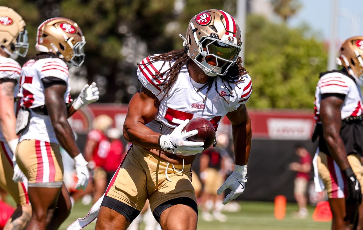 Fred Warner, defensivo de los 49ers de San Francisco, está listo para su regreso al emparrillado. @fred_warner