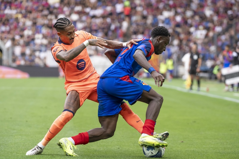 FC Barcelona se impone al Basel con exhibición juvenil FC Barcelona se impone al Basel con exhibición juvenil