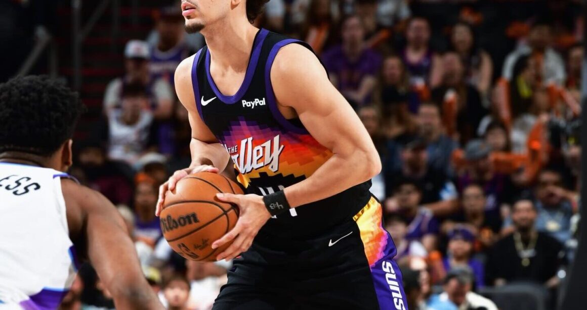 Koby Brea es un baloncestista con doble nacionalidad, dominicano y estadounidense, que pertenece a la plantilla de los Phoenix Suns de la NBA. @kobybrea