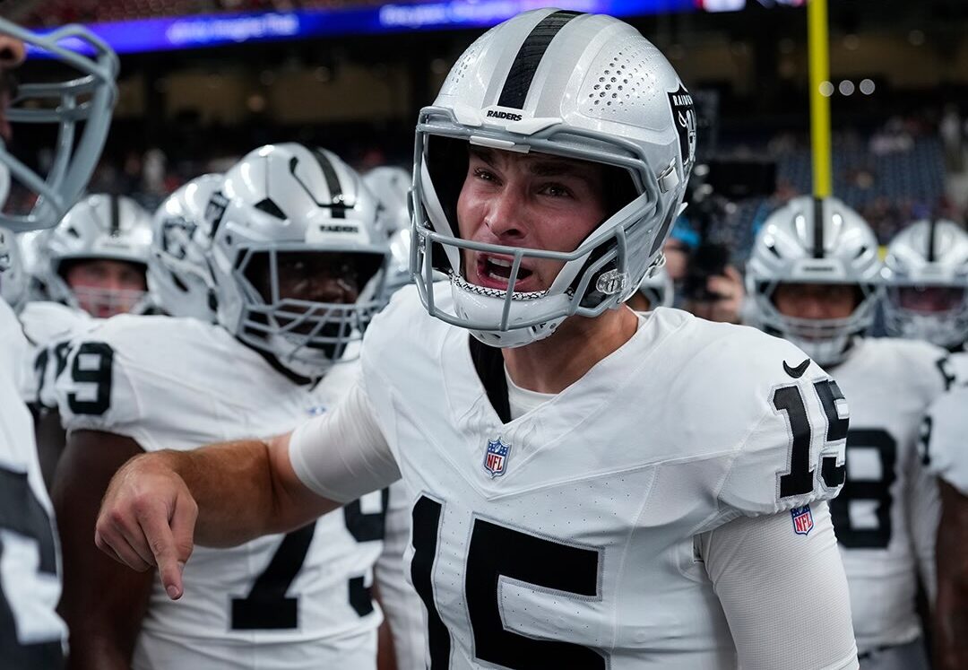 Fernando Mendoza no tuvo su mejor actuación en el segundo partido de la Pretemporada de la NFL con Las Vegas Raiders. @raiders