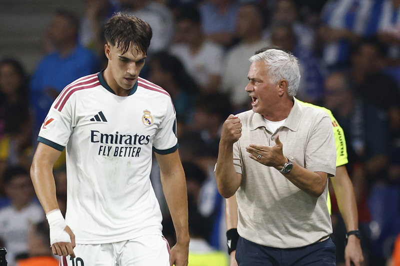 Carlos Espí rescata al Real Madrid en el 90' para vencer al Espanyol