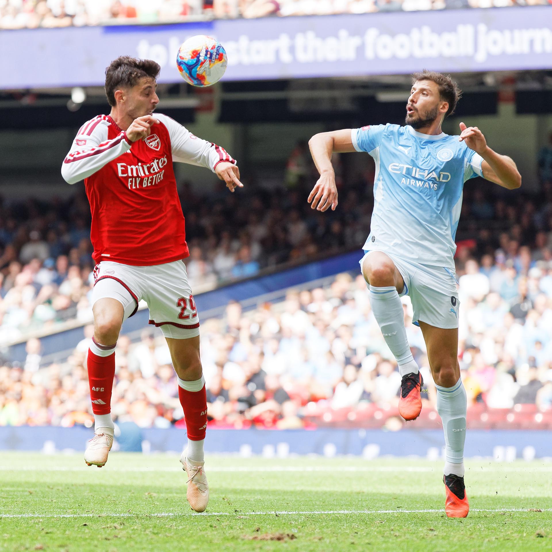 El vigente campeón de la Premier League, el Arsenal, dio este domingo el pistoletazo de salida a la temporada con una contundente victoria ante el Manchester City (3-0) en la Community Shield (Supercopa de Inglaterra). EFE/EPA/DIMITRIS LEGAKIS