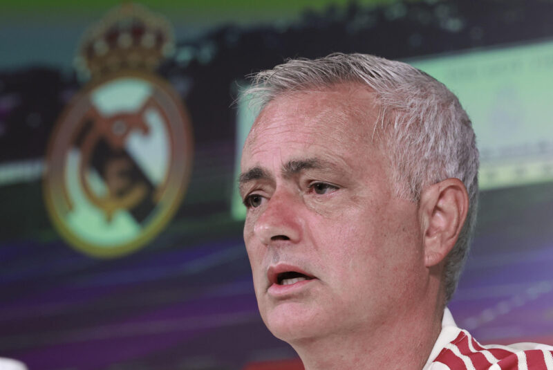 El técnico del Real Madrid, Jose Mourinho, comparece este viernes en rueda de prensa previa al partido de LaLiga EA Sports contra el Espanyol. EFE/Chema Moya