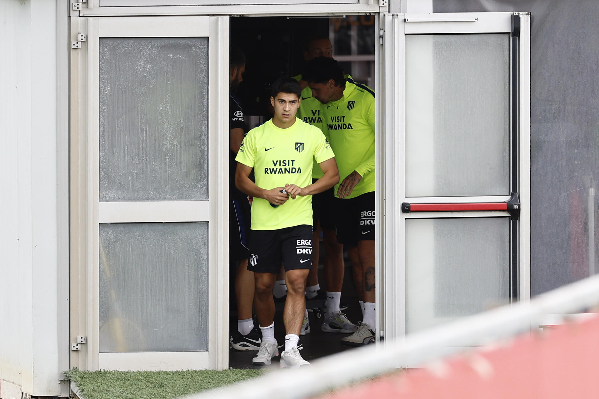 Obed Vargas, antes del entrenamiento de este jueves. EFE/ Rodrigo Jiménez

