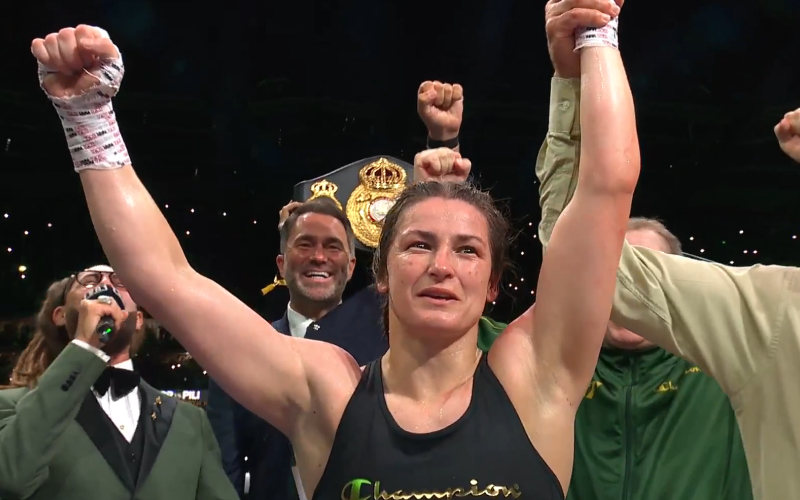Katie Taylor vence a Flora Pili por decisión unánime. Captura de pantalla.