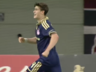 Armando 'Hormiga' González brilla con gol y asistencia en goleada