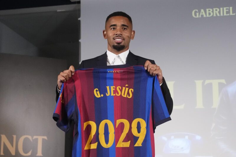 El delantero brasileño de 29 años Gabriel Jesús, ha sido presentado esta tarde como nuevo jugador del FC Barcelona para los tres próximos años. EFE/ Enric Fontcuberta
